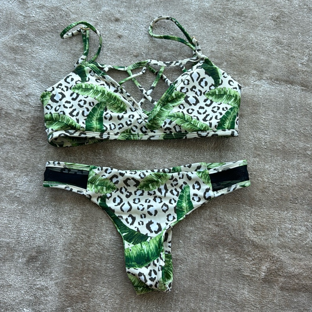Cute Issa De’Mar animal print Tiny bikini Small